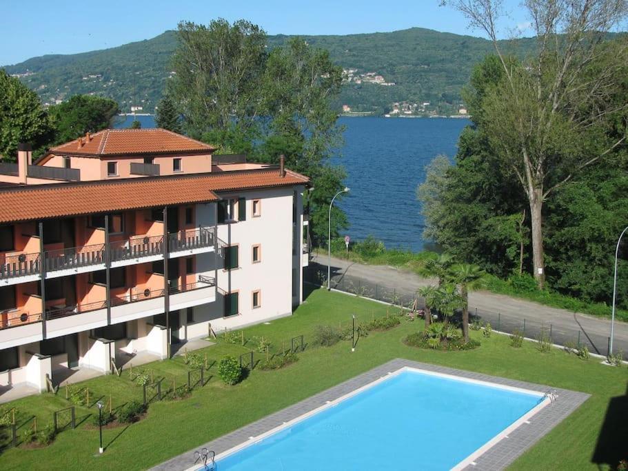 La Casa Sul Lago Monvalle Luaran gambar